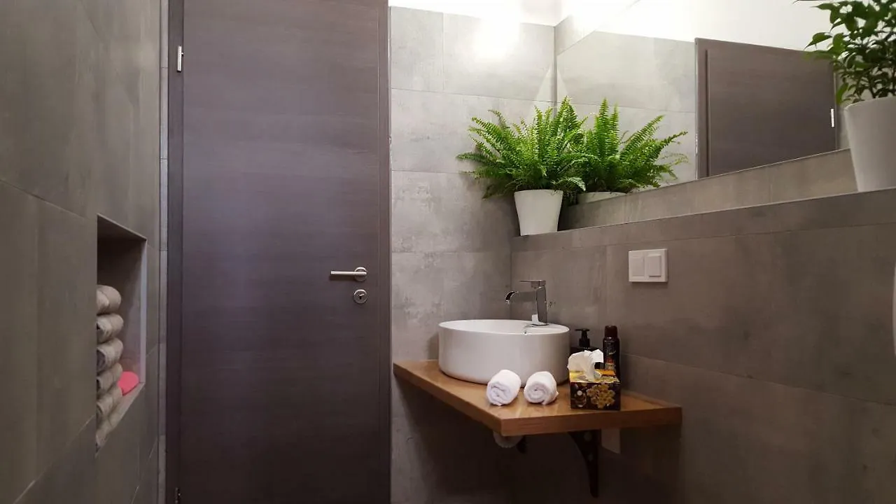 Apartment Imperia *** بولا