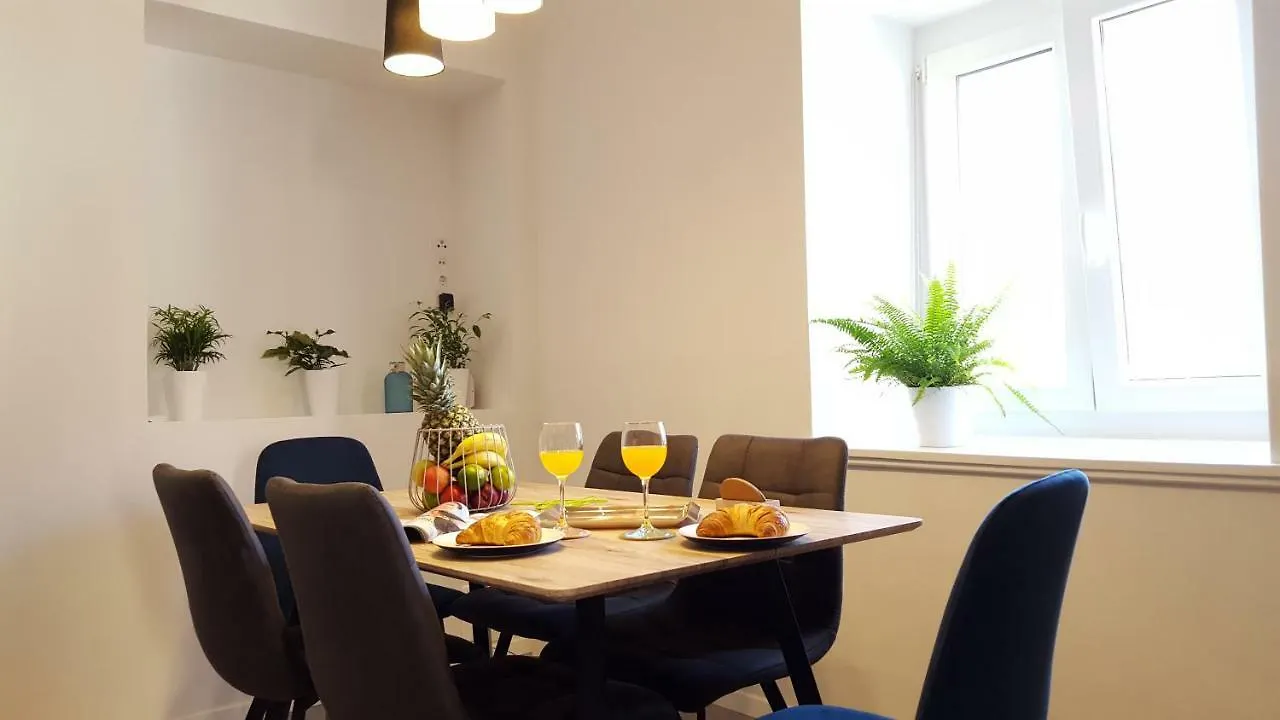 Apartment Imperia *** بولا كرواتيا