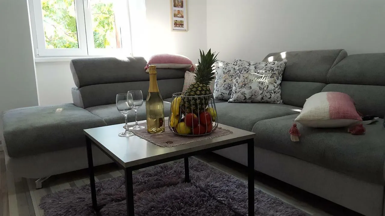 Apartment Imperia *** بولا كرواتيا