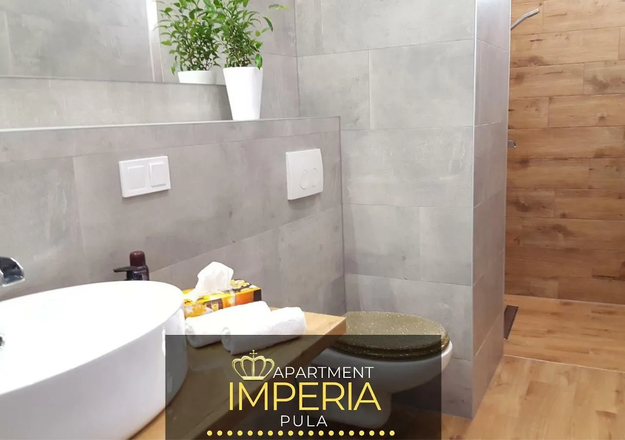 Apartment Imperia *** بولا