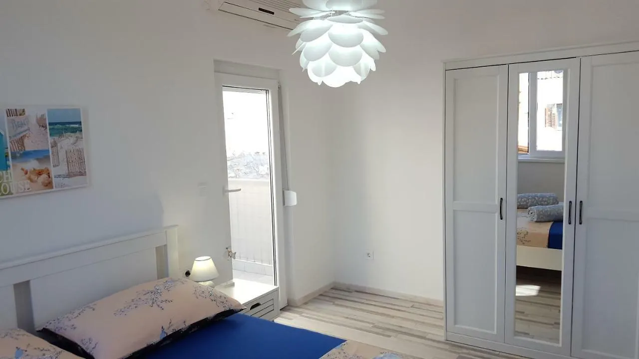 Apartment Imperia *** بولا